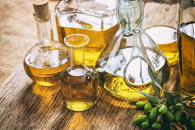 diferentes tipos de envases con aceite de oliva